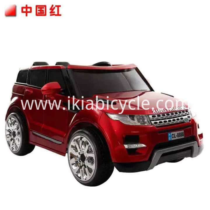 Cor vermelha brinquedo menino passeio no carro